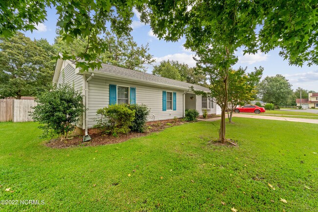 Building Photo - 805 Deblea Ct