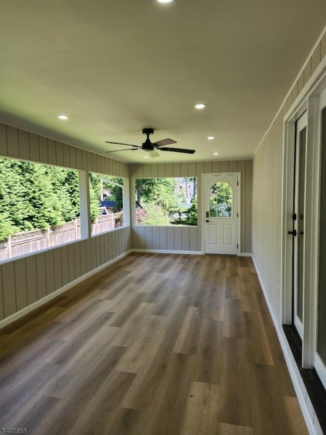 Building Photo - 23 Old Farm Rd