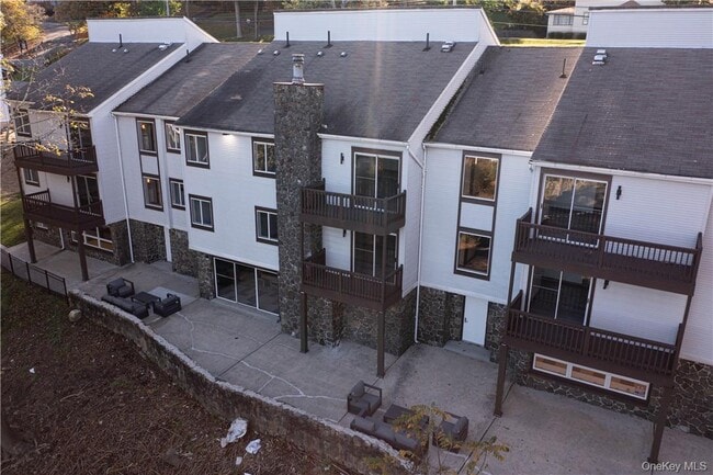 Building Photo - 8-12 S Boulevard Unit# 8-104