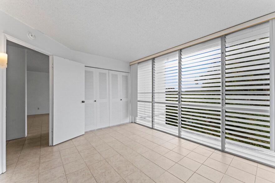 Master bedroom - 95-2031 Waikalani Pl