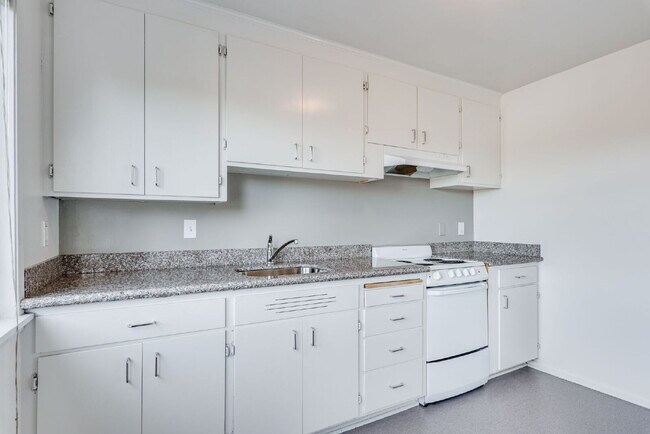 Building Photo - 3475 6th Ave NW