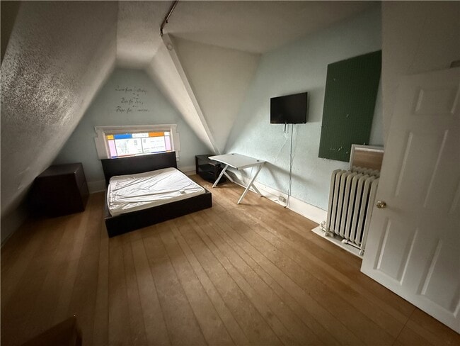 Building Photo - 65 Ford Ave