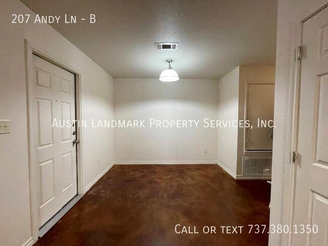 Building Photo - 207 Andy Ln