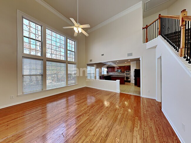 Building Photo - 407 Pinoak Dr