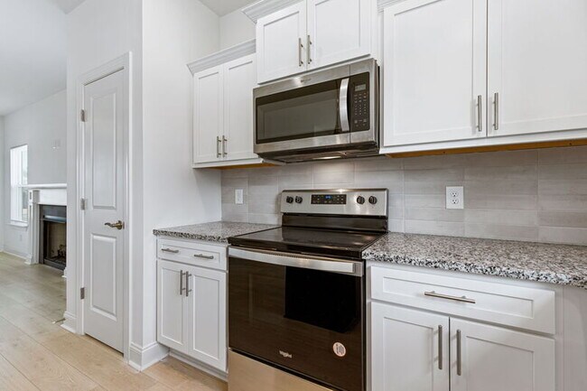 Building Photo - 429 Guethlein Dr