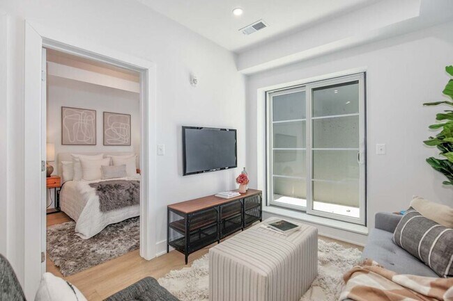 Building Photo - 2310 4th St NE