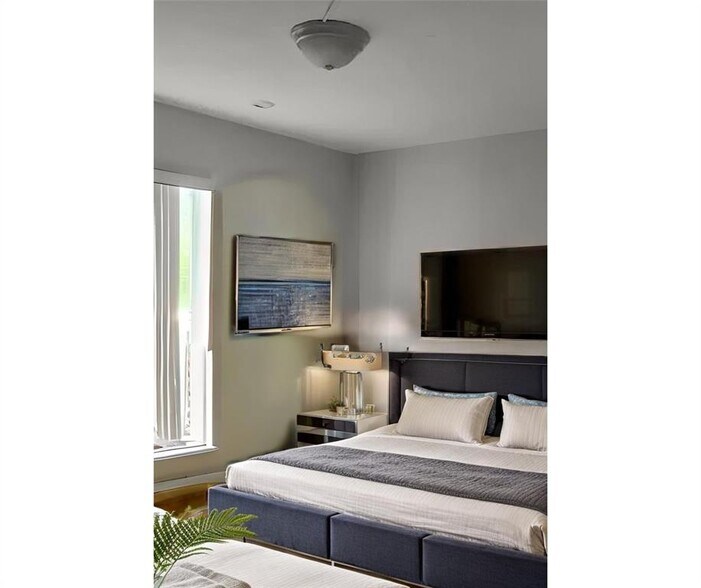 Building Photo - 3720 NW 115th Way