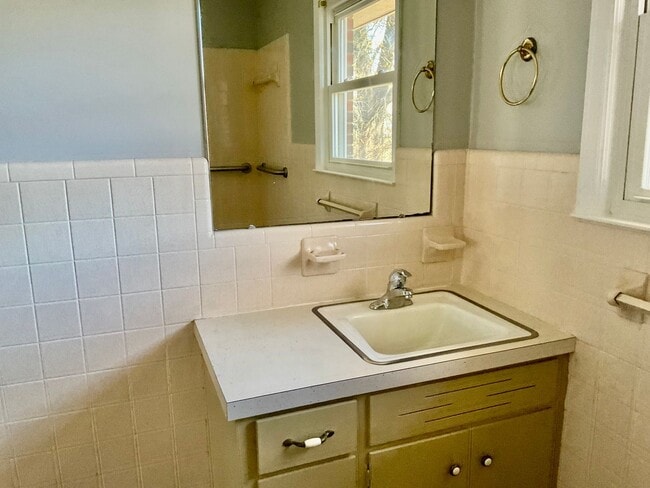 Building Photo - Brick Ranch Style home with 3 Bedrooms, 2.5 Baths, Full Unfinished Basement In Iron Station NC