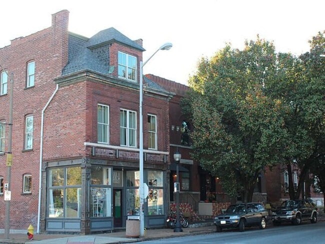 Building Photo - 2900D Cherokee St.
