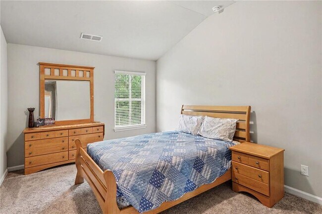 Building Photo - 521 Redchurch Dr