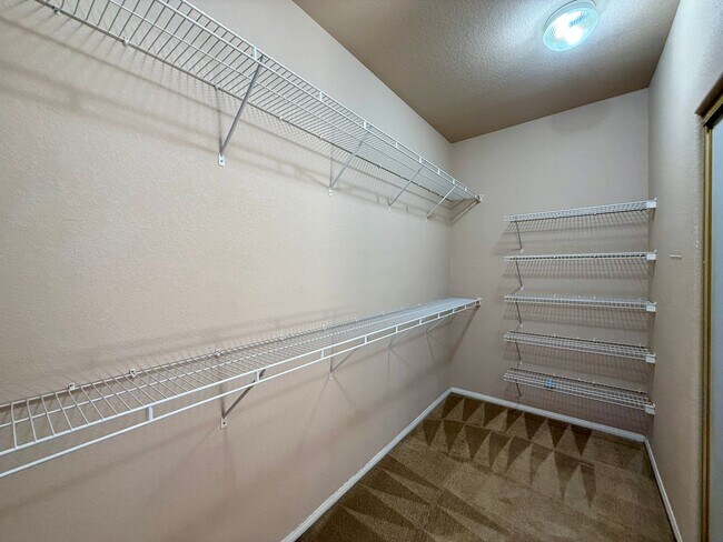 Building Photo - 2-Story Home  3 bedroom 2.5 bath in Gated Southern Highlands