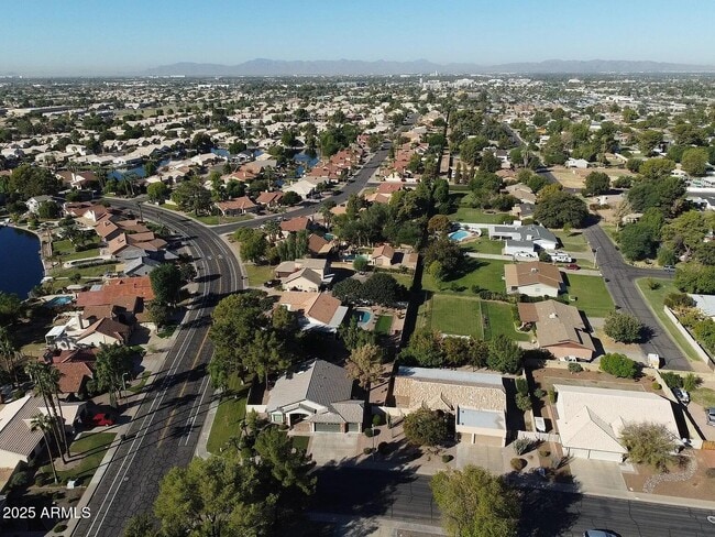 Building Photo - 1083 E Boston Ct