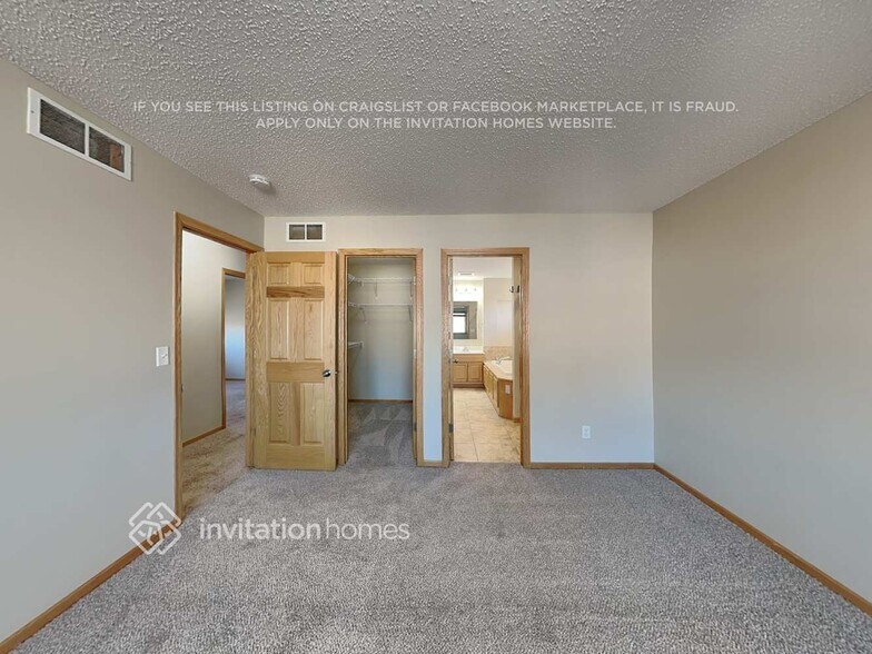 Building Photo - 10598 49th St NE