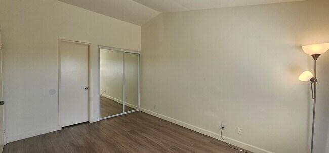 Building Photo - 9505 Arlington Ave