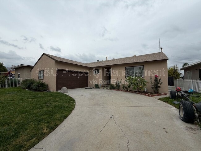 Building Photo - 1307 Pepper Tree Ln