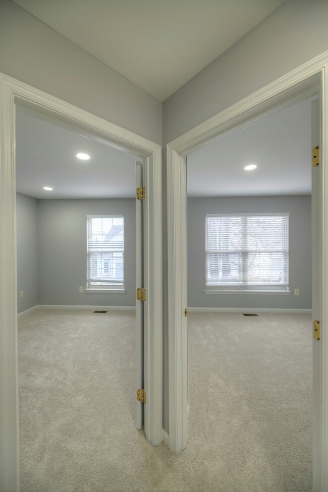 Building Photo - 21749 Tottenham Hale Ct