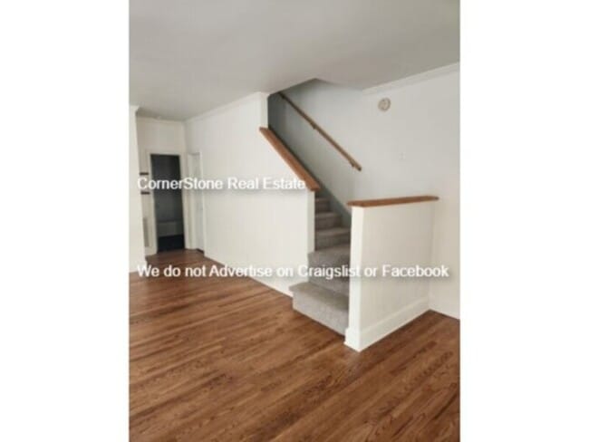 Building Photo - 726 Victorian Pl