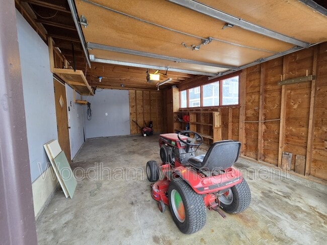 Building Photo - 621 S 14th Ave