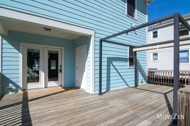 Building Photo - 822 E Lenoir St