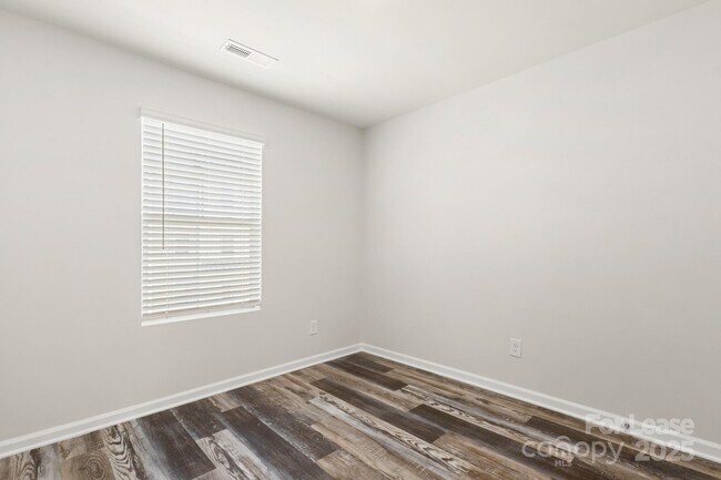 Building Photo - 117 Dogwood Vlg Trl
