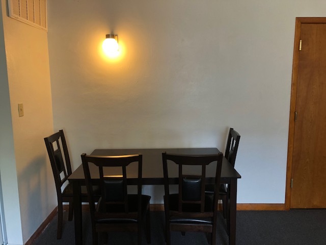 dining area - 307 S Prairie St