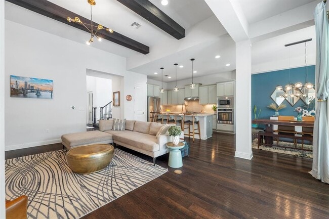 Building Photo - 6701 Teulada Dr