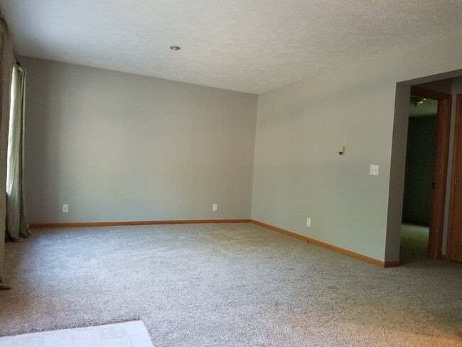 Building Photo - 4417 Krys Rd