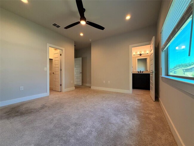 Building Photo - 3411 Willow Springs Rd
