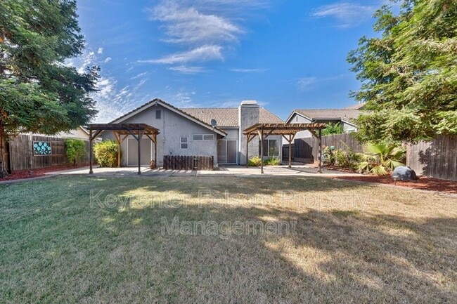 Building Photo - 617 Vernon Oaks Dr