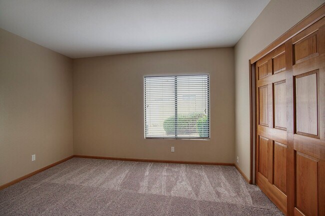 Building Photo - Spacious Tempe 4 bedroom