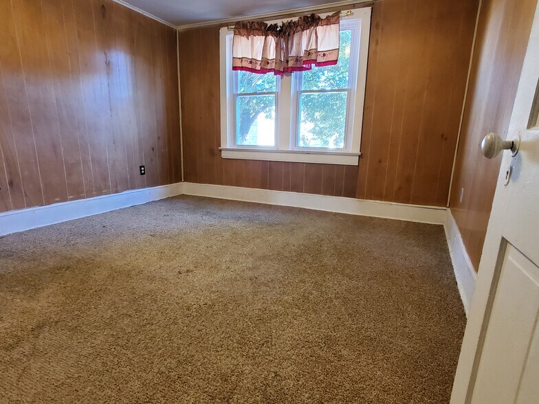 Main Bedroom - 53 Orchard St