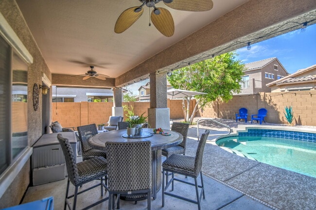 Building Photo - Del Rio Ranch Beauty