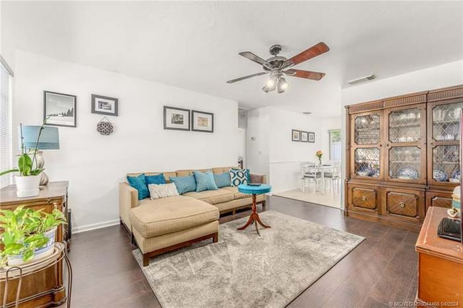 Building Photo - 413 Robalo Ct