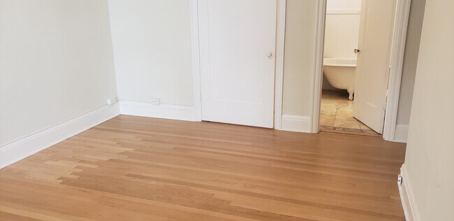 Building Photo - 846 Bush St