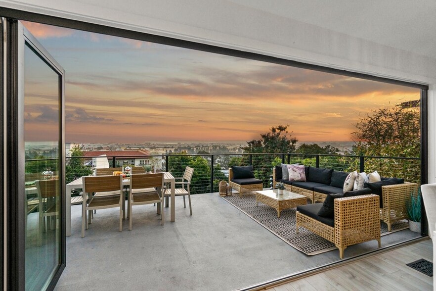 Building Photo - 2125 W California St