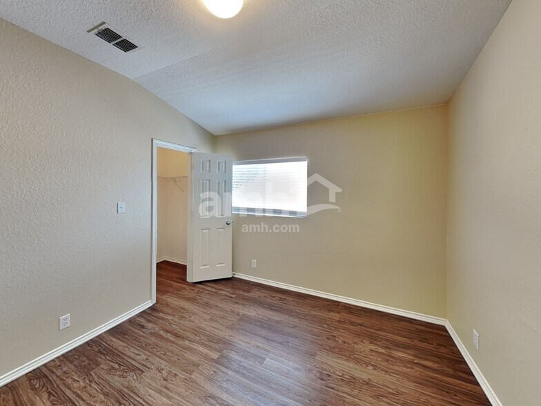 Building Photo - 11154 Bold Forbes