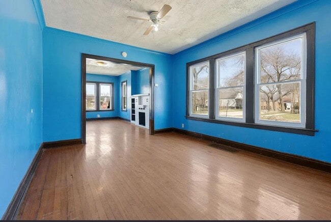 Building Photo - 1301 W 71st Pl