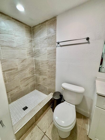 Building Photo - 59 Areca Dr