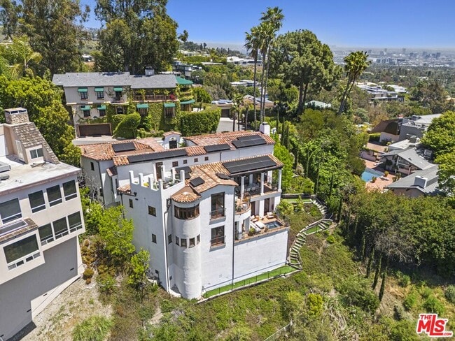 Building Photo - 1381 Summitridge Dr