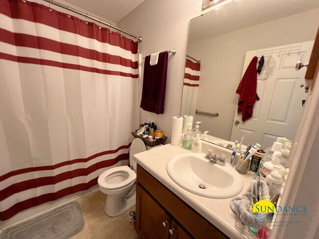 Building Photo - Spacious 4 Bedrooms in South Crestview!