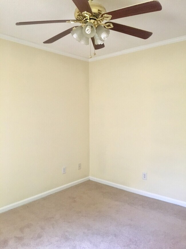 Building Photo - Rosewood