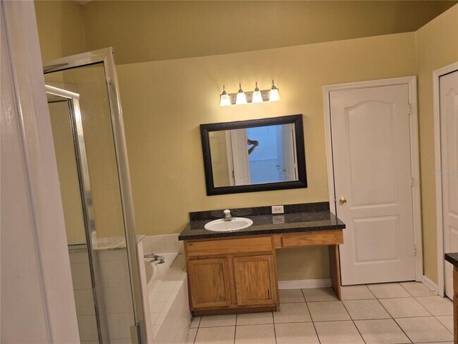 Building Photo - 1424 Wylie Ct