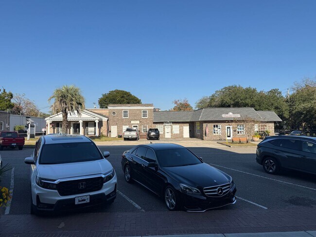 Building Photo - 602 Front St