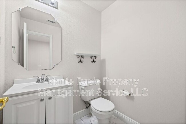 Building Photo - 336 Celery Loop