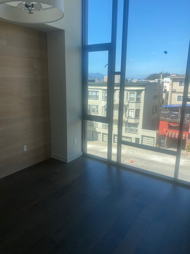 Building Photo - 1463 Lombard St