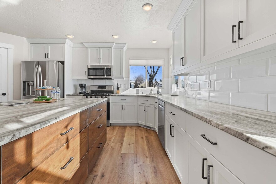 Building Photo - 2549 W Tango Creek Dr