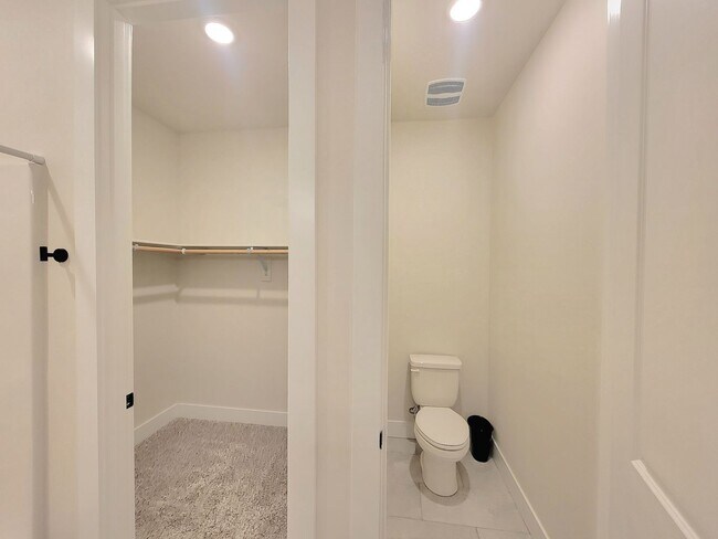 Building Photo - **2 Weeks Free Rent** | Modern Comfort in the Heart of SE Portland — 3 Bed, 2.5 Bath Home!