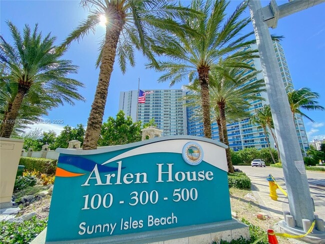 Building Photo - 100 Bayview Dr