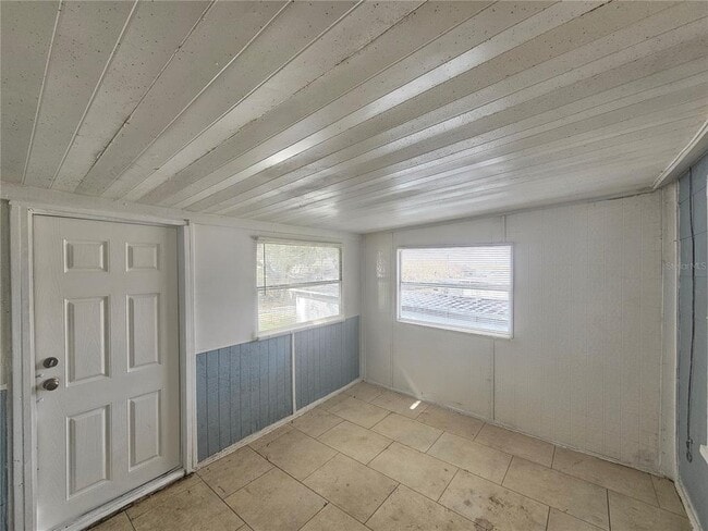 Building Photo - 503 Longfellow Blvd