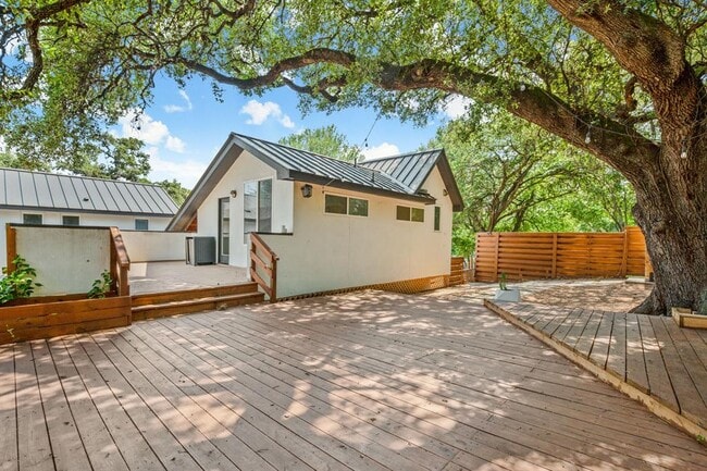 Building Photo - 2810 Oak Springs Dr